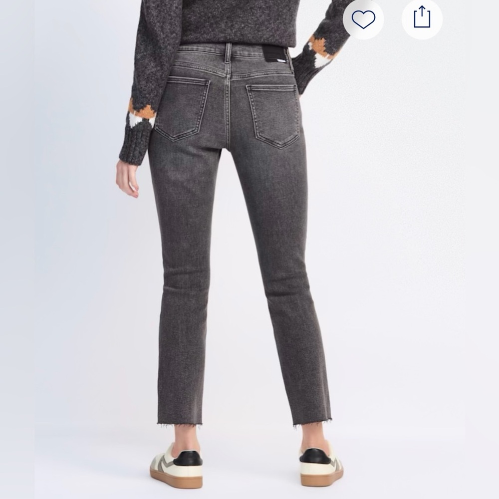 Daze Denim Stunner High Rise Skinny
Straight Jean - Picture 2 of 10